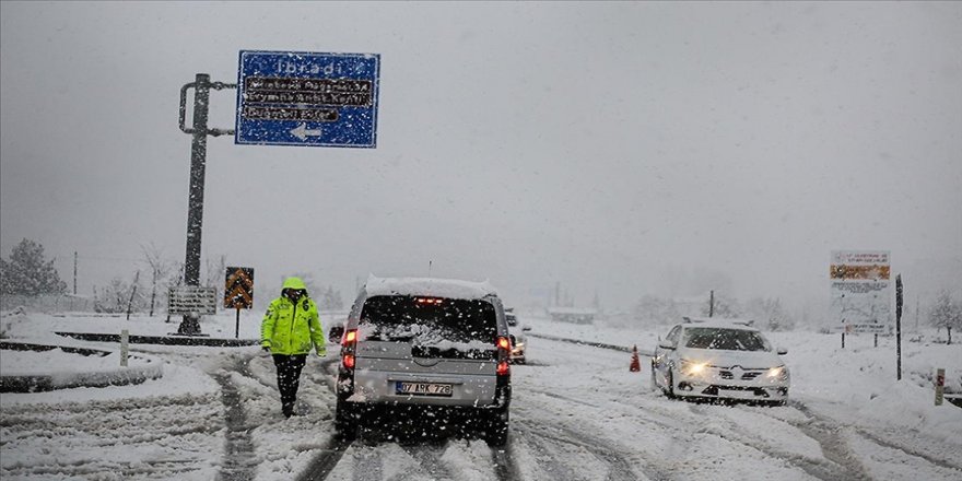 Antalya-Konya karayolu tüm araç trafiğine kapatıldı