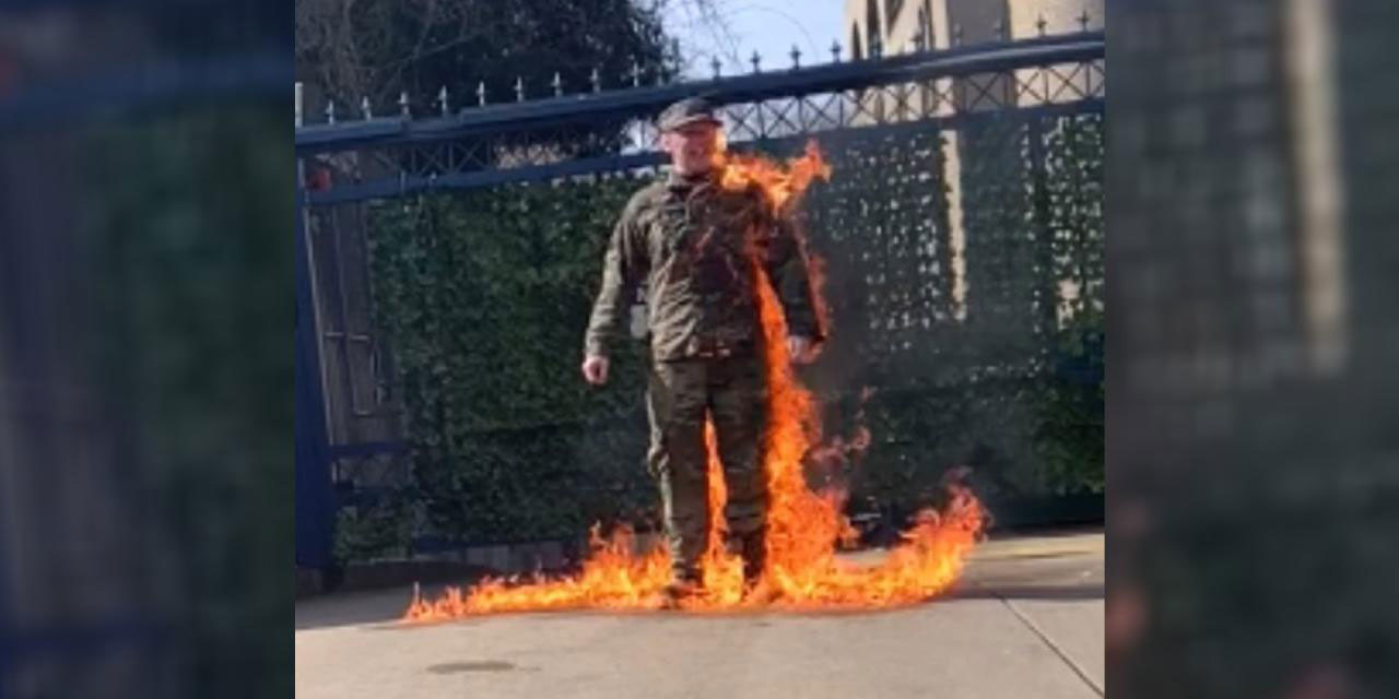 ABD'li genç asker israilin Washington Büyükelçiliği önünde Gazze için kendini yaktı