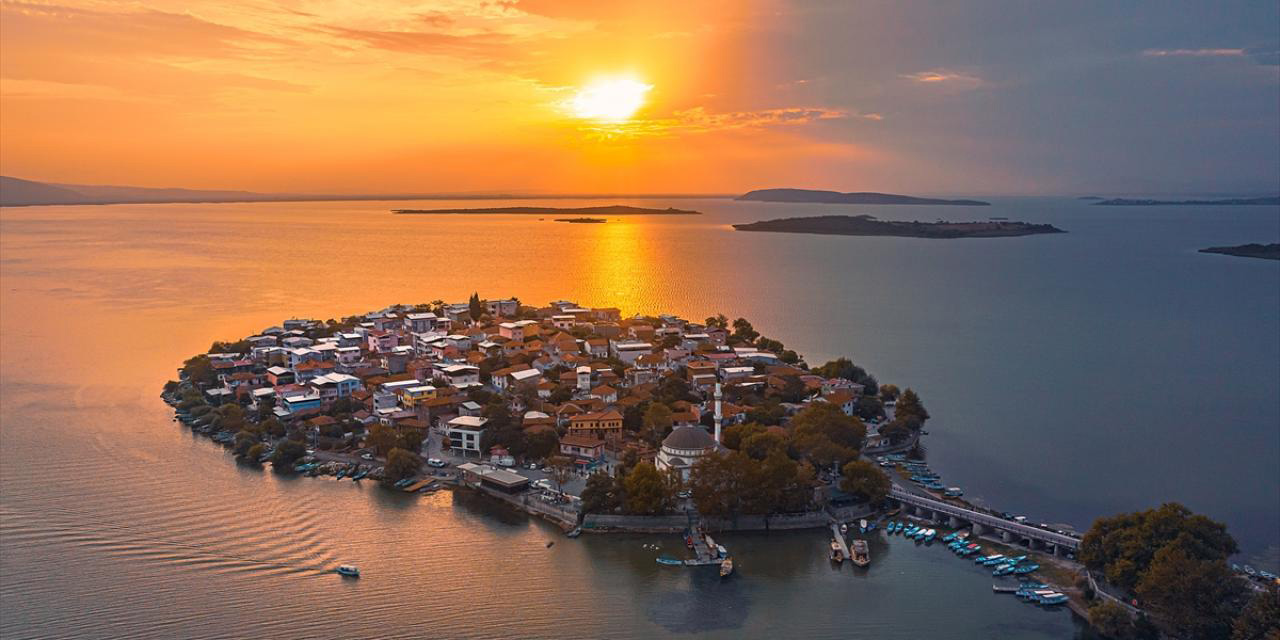 Gölyazı'da gün batımı