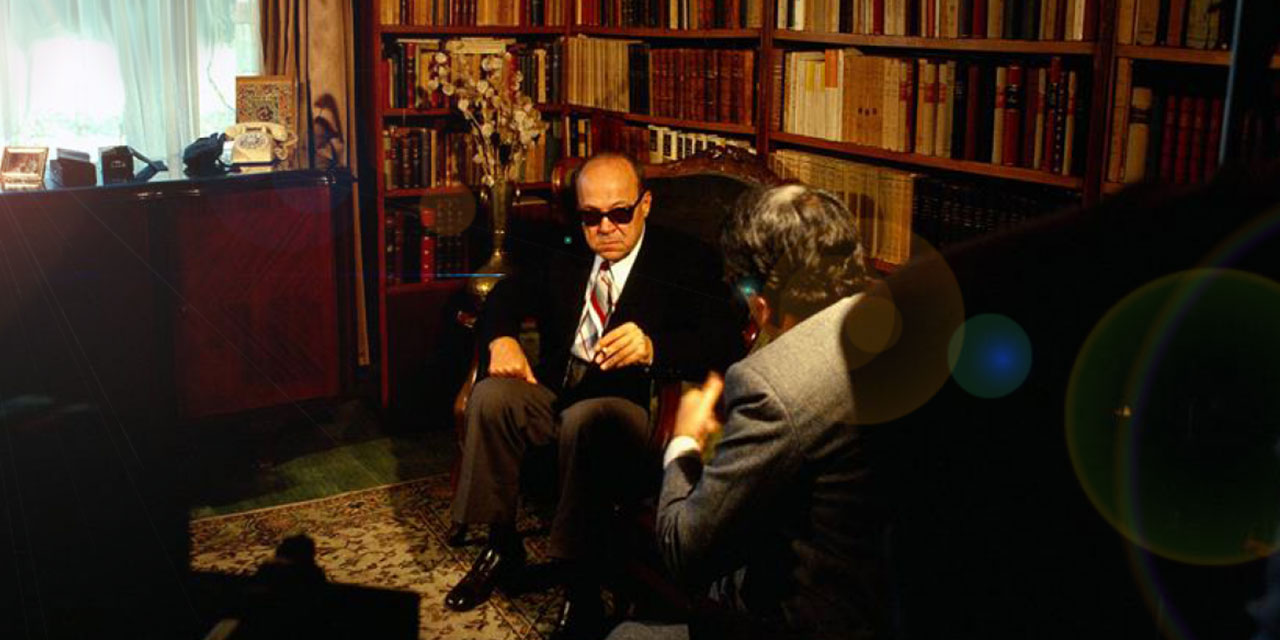 Cemil Meriç: Mukaddesleri çiğnenenler akın akın Said Nursi'ye koştu