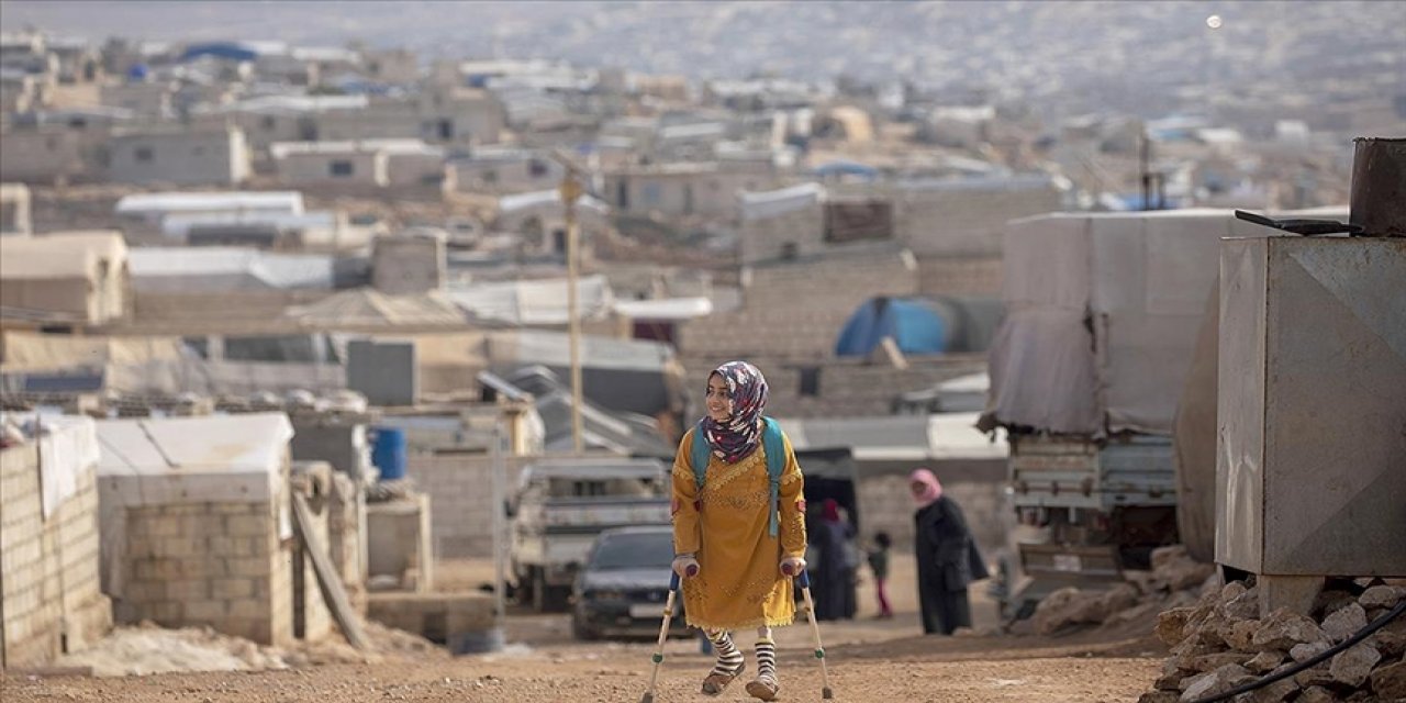 Suriyeli 12 yaşındaki Maya, protez bacaklara kavuştu