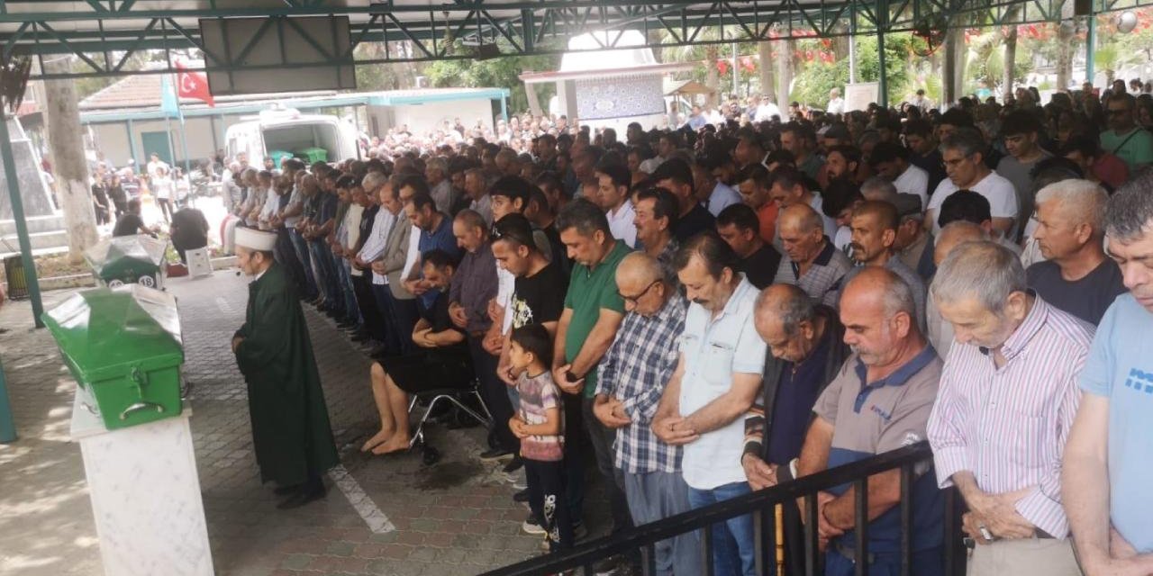 Yola çıkan köpeğin neden olduğu kazada 12 yaşındaki Ceylin vefat etti