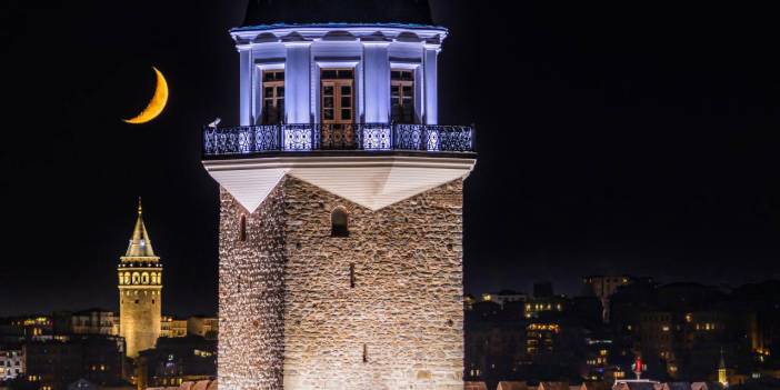 İstanbul'da hilal manzarası