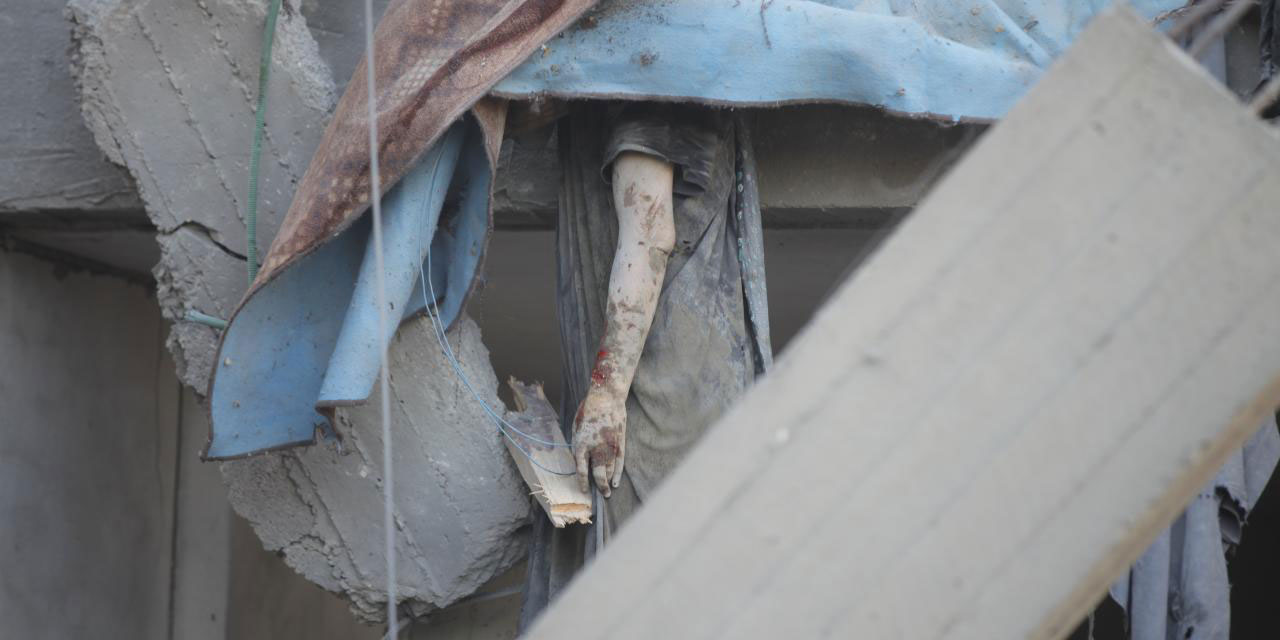 Alçak israil, Gazze'nin Nuseyrat Kampı'na saldırdı