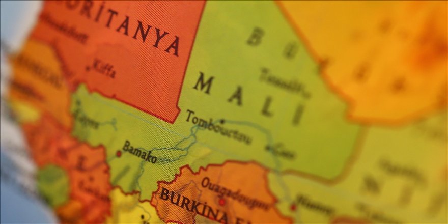 Mali'de Fransız askerlerin ülkeden çekilmesi kararı sevinçle karşılandı