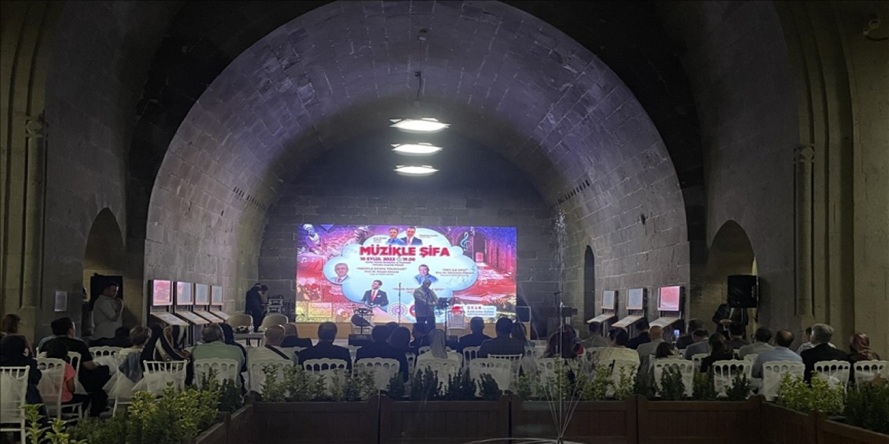 Geçmişte müzikle şifa dağıtan medresede Müzikle Şifaya Yolculuk programı yapıldı