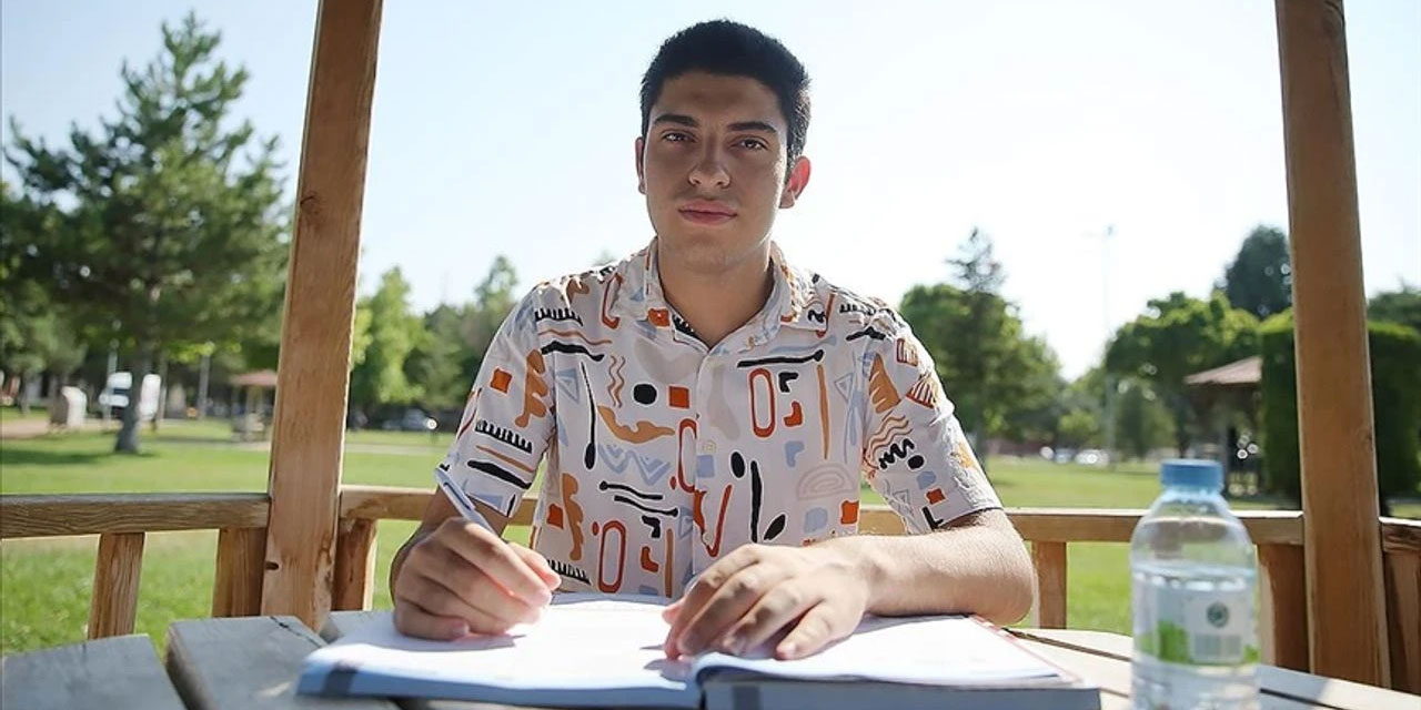 LGS'de birinci olan Yasin Yazıcı, YKS'de de ikinci oldu: Elinden geleni yap, sonuç Allah'ın takdiri