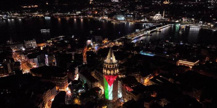 Galata Kulesi'ne Filistin Bayrağı yansıtıldı