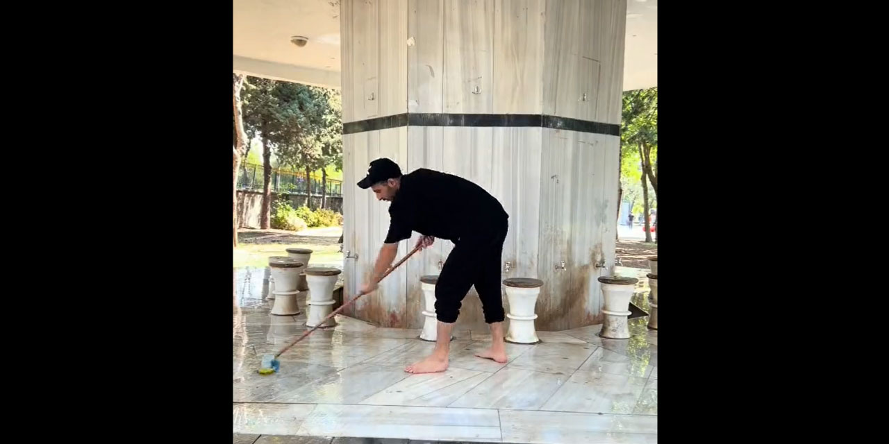 Suriyeli Yahya, Diyarbakır'daki kirlenmiş şadırvanı tertemiz yaptı