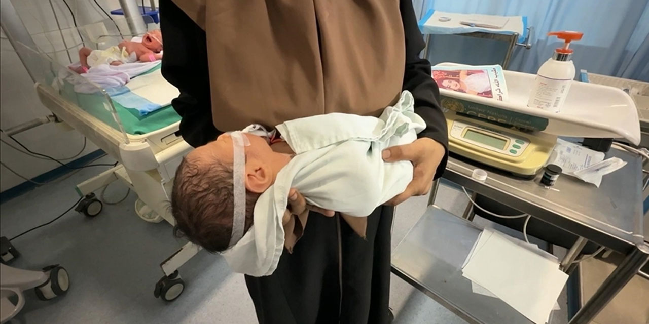 Katil israil, Hamza bebek daha doğmadan anne ve babasını öldürdü