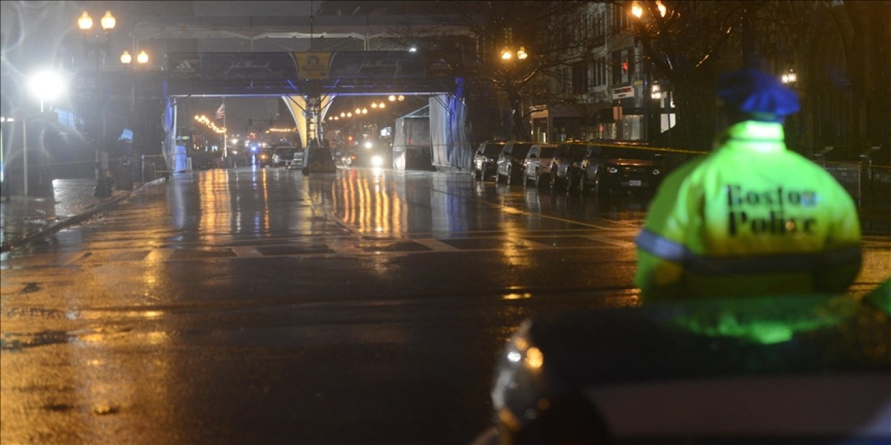 ABD'nin israil konsolosluğu yakınında Gazze protestosu: Kendini ateşe verdi