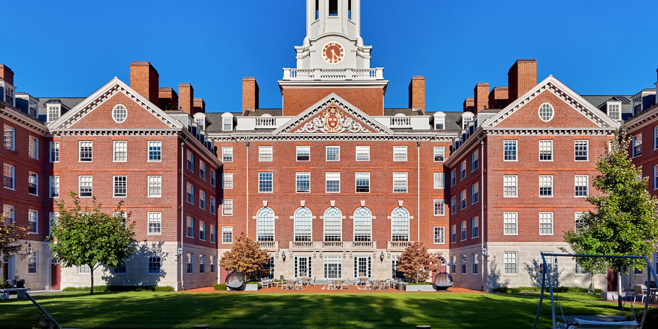 Müslüman karşıtlığıyla da mücadele edilmeli diyen Harvard Üniversitesi Rektörü'ne 500 akademisyenden destek